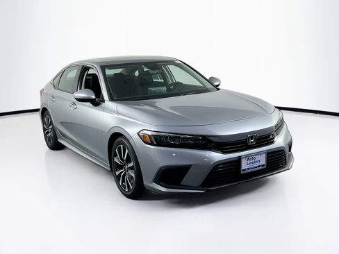 Used 2023 Honda Civic EX image 3