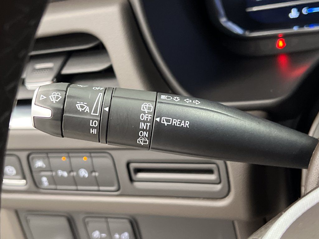 Used 2024 GMC Yukon SLT RWD image 58