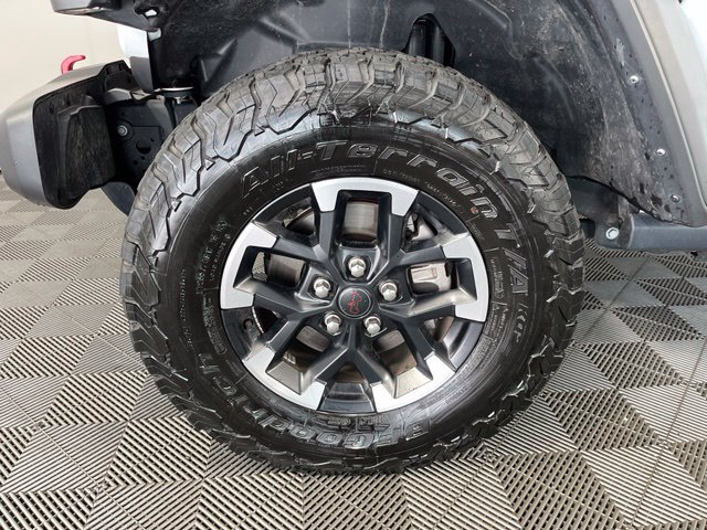 Used 2025 Jeep Wrangler Unlimited Rubicon AWD/4WD image 11
