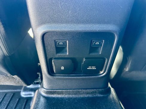 Used 2023 Ford Bronco Wildtrak image 28