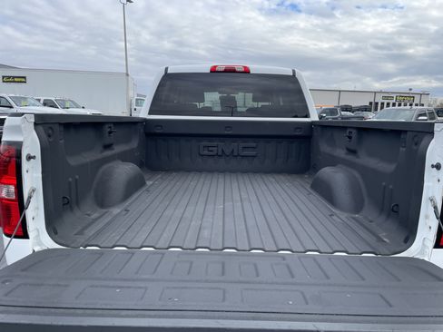 Used 2016 GMC Sierra 2500 SLT w/ All-Terrain HD Package image 10