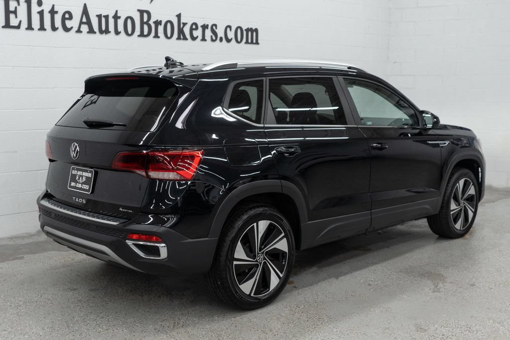 Used 2023 Volkswagen Taos SE w/ Panoramic Sunroof Package AWD/4WD image 46