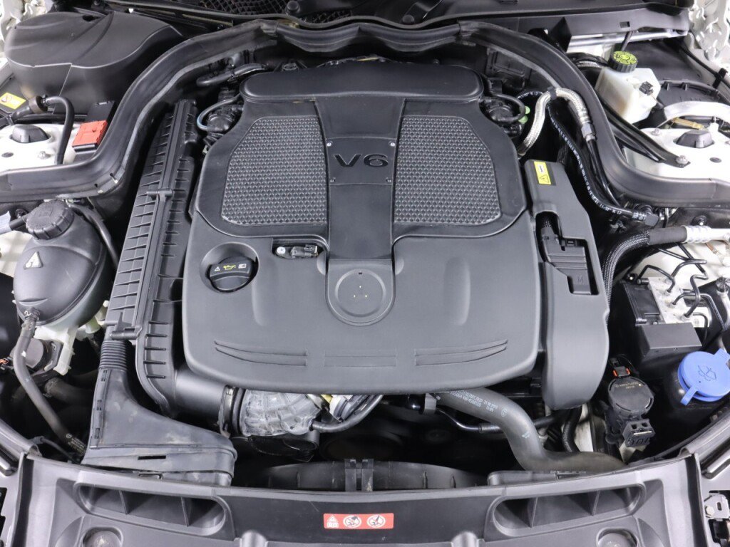 Used 2014 Mercedes-Benz C 300 4MATIC Sedan image 37