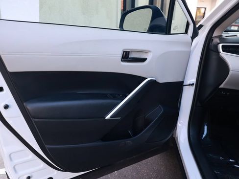 Used 2025 Toyota Corolla Cross L FWD image 18