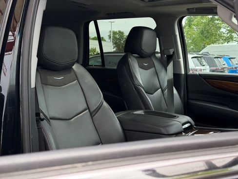 Used 2020 Cadillac Escalade Luxury AWD/4WD image 42