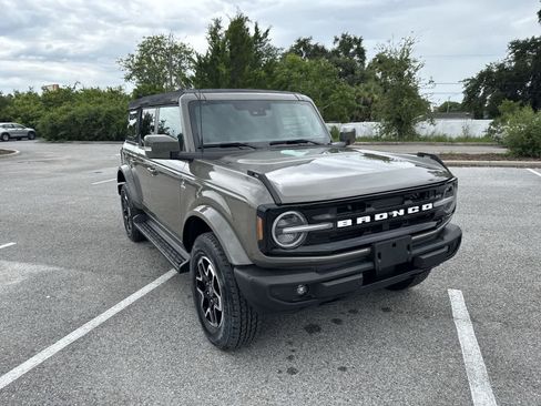 Used 2025 Ford Bronco Outer Banks AWD/4WD image 16
