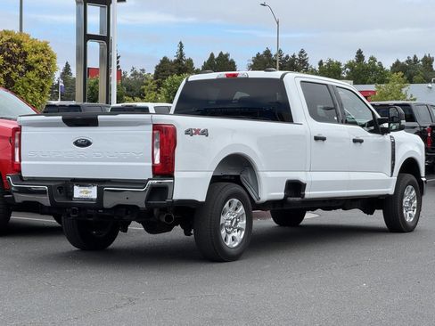 Used 2023 Ford F250 XLT AWD/4WD image 5