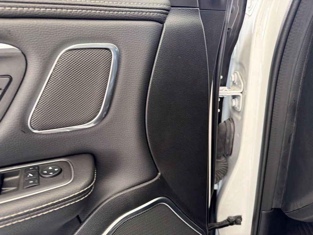 Used 2022 RAM 1500 Laramie AWD/4WD image 42