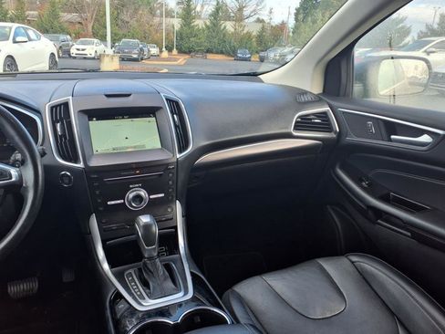Used 2018 Ford Edge Titanium w/ Ford Safe & Smart Package image 15
