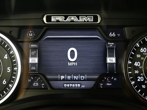 Used 2019 RAM 1500 Laramie image 26