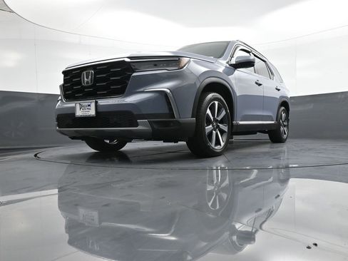 Certified 2024 Honda Pilot Touring image 27
