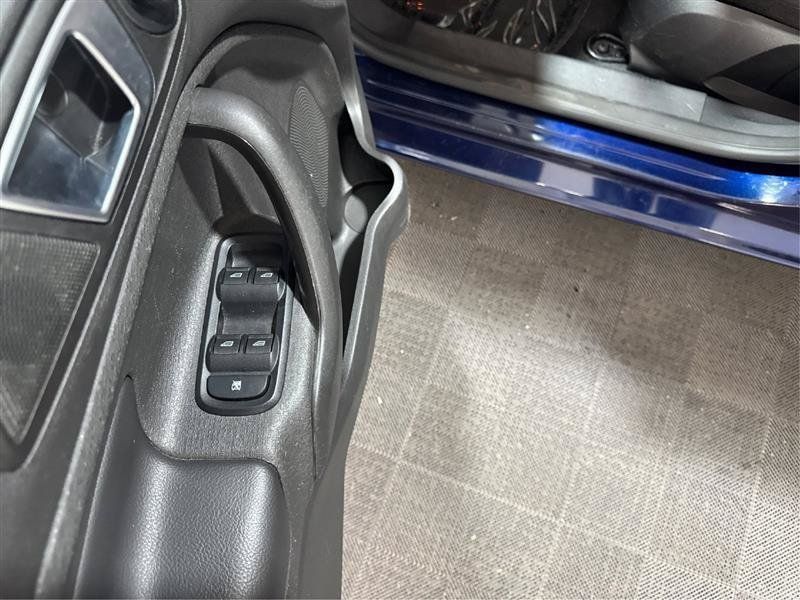 Used 2016 Ford Fiesta Titanium FWD image 32