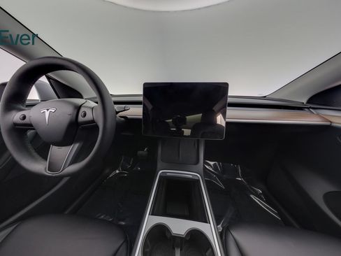 Used 2024 Tesla Model Y Long Range RWD image 26