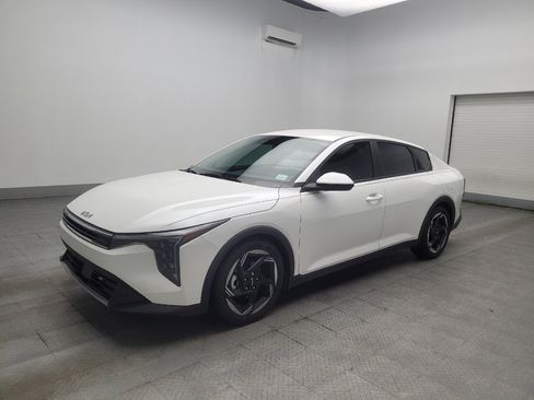 Used 2025 Kia K4 EX FWD image 2