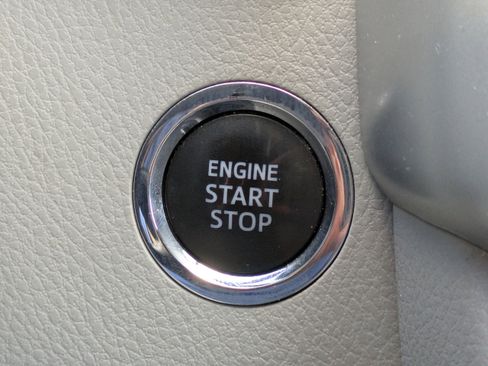 Used 2015 Toyota Highlander XLE image 29