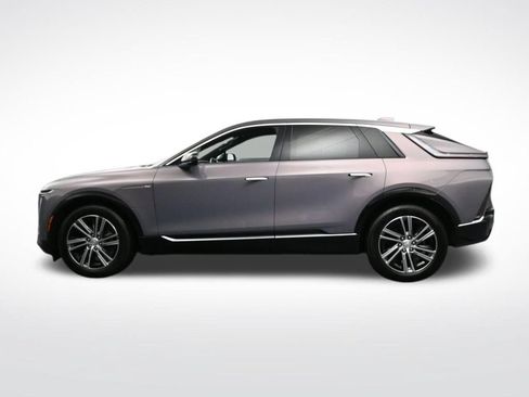 Certified 2025 Cadillac Lyriq Luxury AWD/4WD image 2