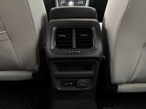 Used 2020 Volkswagen Tiguan SE AWD/4WD image 13