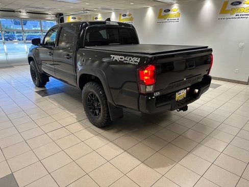 Used 2019 Toyota Tacoma TRD Off-Road AWD/4WD image 19