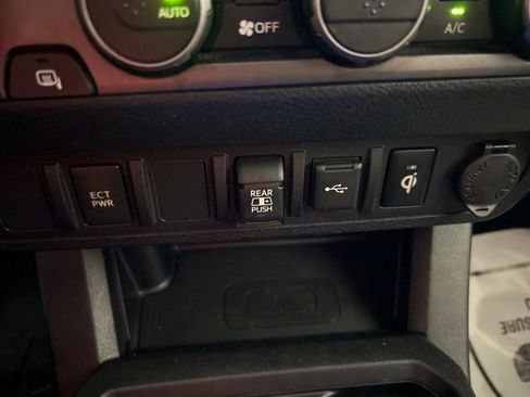 Used 2021 Toyota Tacoma TRD Off-Road AWD/4WD image 18