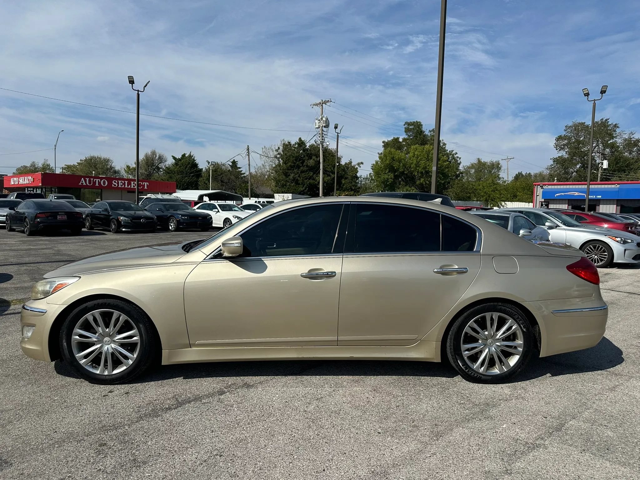 Used 2012 Hyundai Genesis 3.8 w/ Premium Pkg RWD image 37