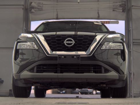 Used 2023 Nissan Rogue SV w/ SV Premium B Package AWD/4WD image 3