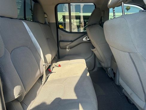 Used 2021 Nissan Frontier SV w/ Midnight Edition Floor Mats RWD image 17