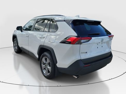 Used 2025 Toyota RAV4 XLE AWD/4WD image 5