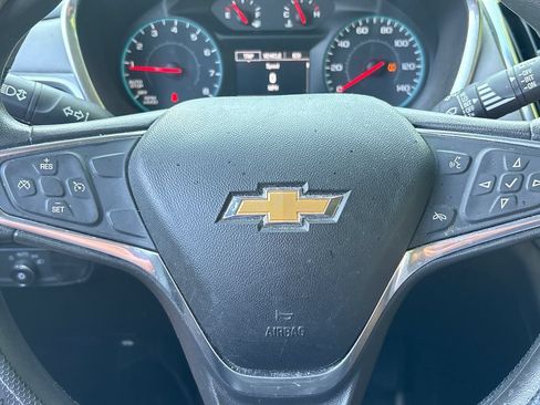 Used 2018 Chevrolet Equinox LS FWD image 4