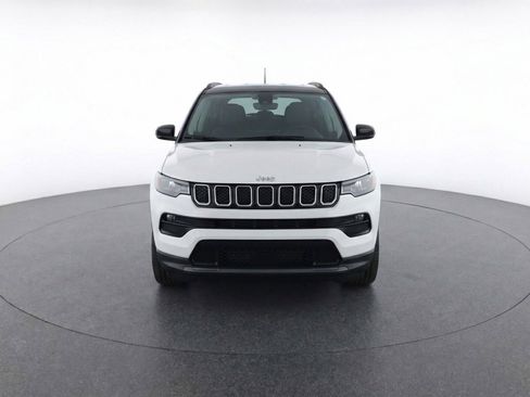 Used 2025 Jeep Compass Limited image 2