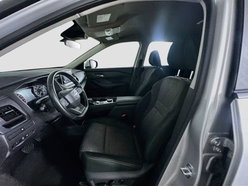 Used 2025 Nissan Rogue SV AWD/4WD image 13