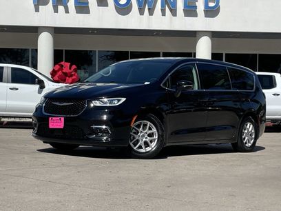 Used 2024 Chrysler Pacifica Touring-L