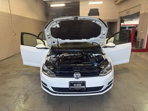 Used 2017 Volkswagen Golf Wolfsburg Edition image 8
