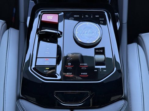 Used 2025 BMW M5 Base w/ Carbon Package image 25