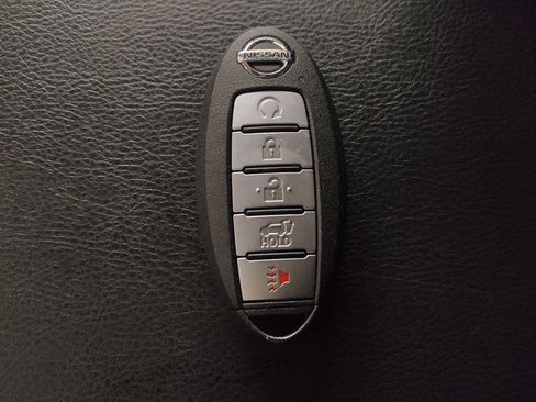 Used 2020 Nissan Pathfinder SL image 32