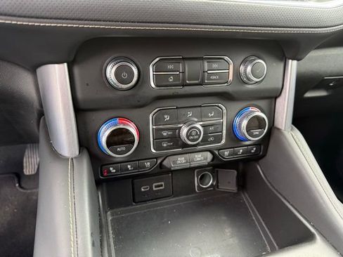Used 2022 GMC Yukon SLT AWD/4WD image 29