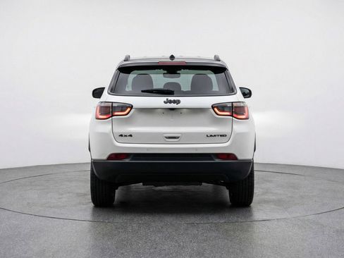 Used 2025 Jeep Compass Trailhawk AWD/4WD image 7