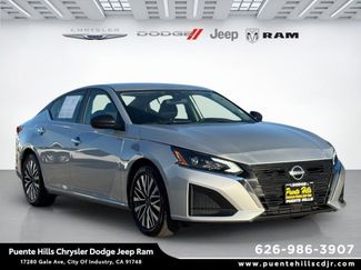 Used 2024 Nissan Altima 2.5 SV image 1