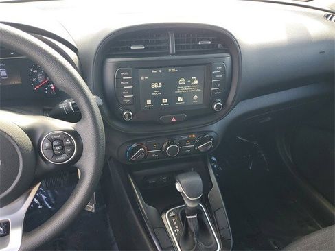Used 2021 Kia Soul S image 22