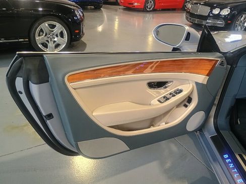 Used 2020 Bentley Continental GT image 12