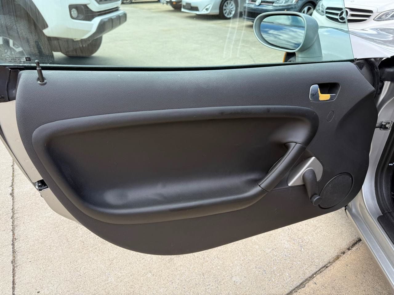Used 2008 Pontiac Solstice Convertible RWD image 9