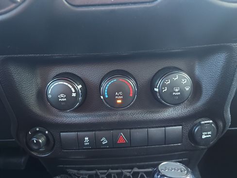 Used 2017 Jeep Wrangler Unlimited Sport w/ Quick Order Package 24S AWD/4WD image 20