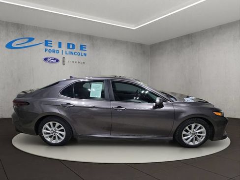 Used 2022 Toyota Camry LE FWD image 8