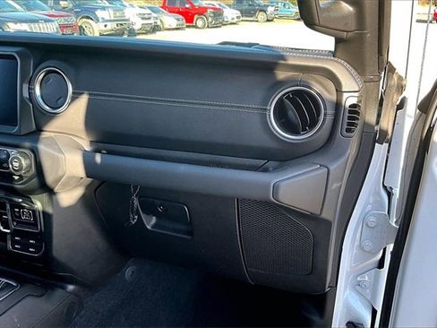 Used 2023 Jeep Wrangler Unlimited Sahara w/ Cold Weather Group image 26