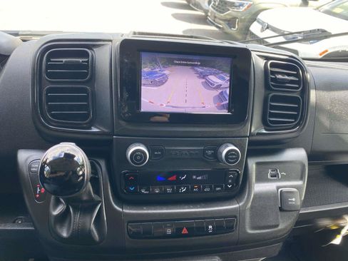 Used 2025 RAM ProMaster 2500 w/ U-Haul Equipment Group FWD image 14