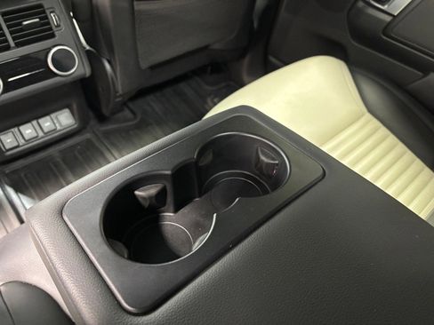 Used 2023 Land Rover Discovery S R-Dynamic image 25