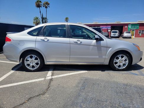 Used 2009 Ford Focus SES FWD image 7