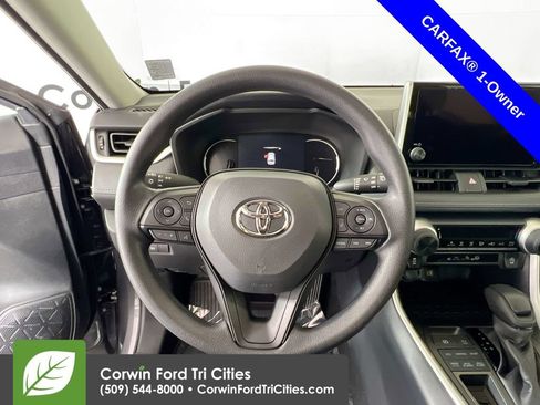Used 2025 Toyota RAV4 LE AWD/4WD image 8