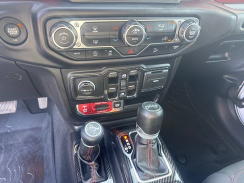 Used 2019 Jeep Wrangler Unlimited Rubicon AWD/4WD image 16
