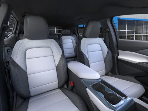 New 2026 Chevrolet Equinox EV LT image 17