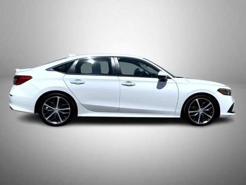 Used 2024 Honda Civic Touring image 4